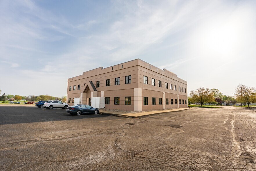 More Photos Of 323 Marion Ave, Massillon Medical For Sale