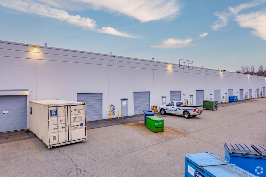 More Photos Of 3771 N Fraser Way, Burnaby Warehouse For Lease