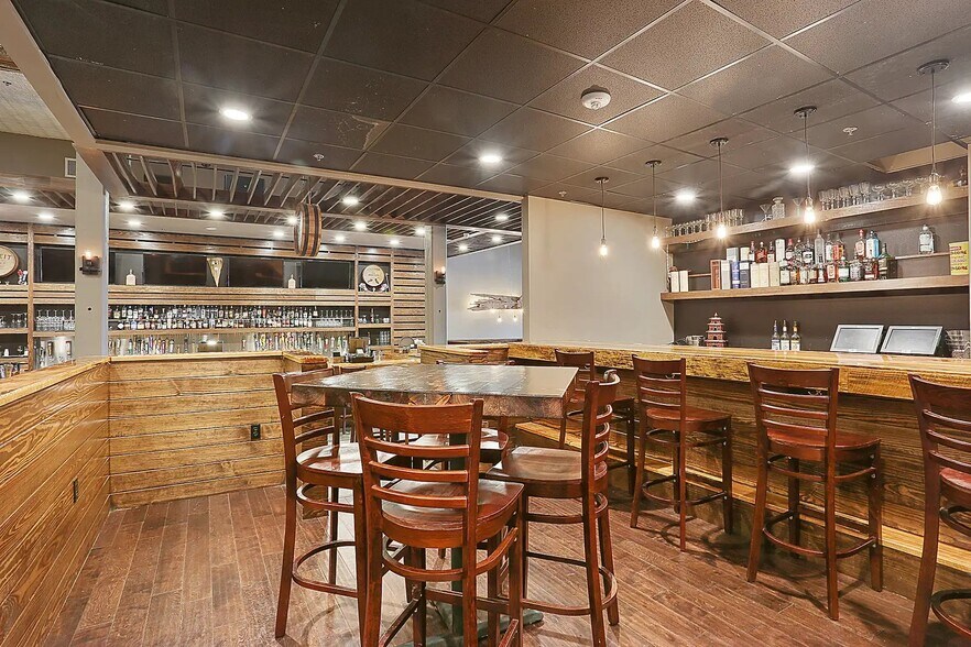 More Photos Of 326 3rd St, Baton Rouge Storefront Retail Office For Sale