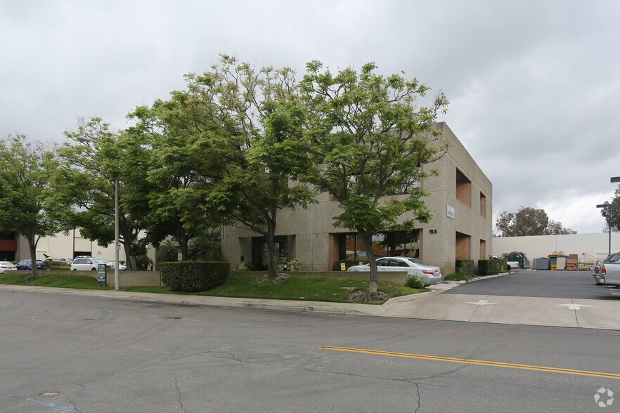 More Photos Of 15 Marconi, Irvine Light Distribution For Lease