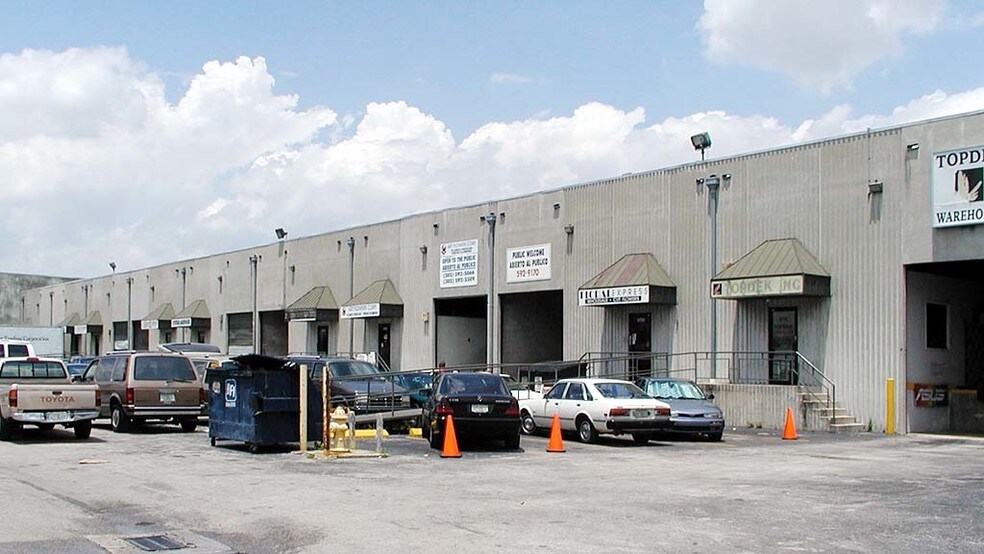 More Photos Of 2700-2734 NW 72nd Ave, Miami Warehouse For Lease