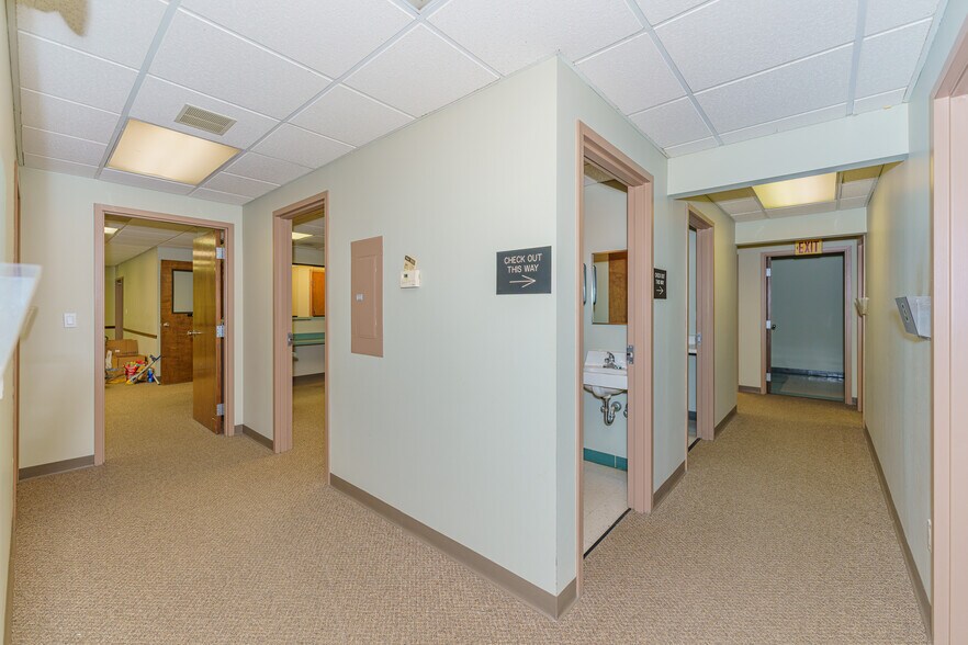 More Photos Of 961-963 State Route 146, Clifton Park Medical For Lease