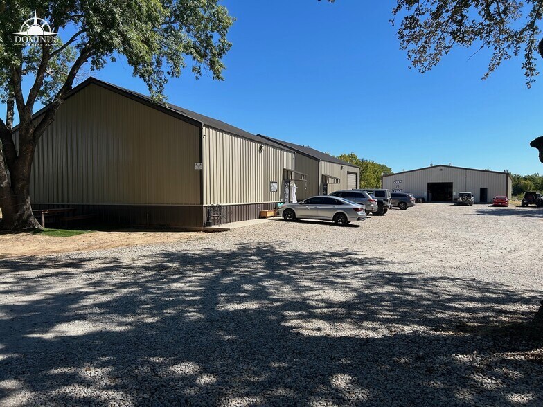 More Photos Of 121 Greenwood Cut Off Rd, Weatherford Warehouse For Sale
