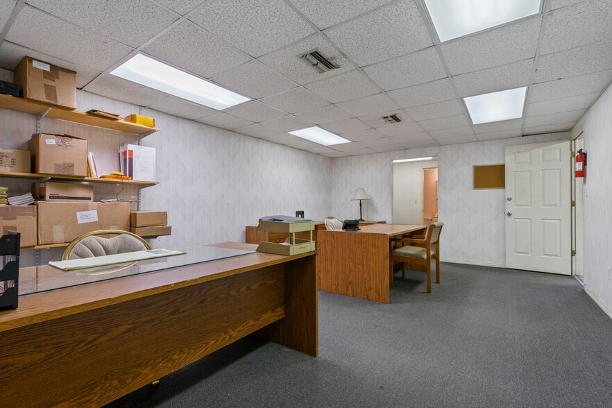 More Photos Of 4145 Fowler St, Fort Myers Auto Repair For Sale