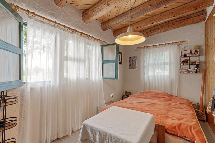 More Photos Of 18 Destierro Trail, Santa Fe Lodge Meeting Hall For Sale