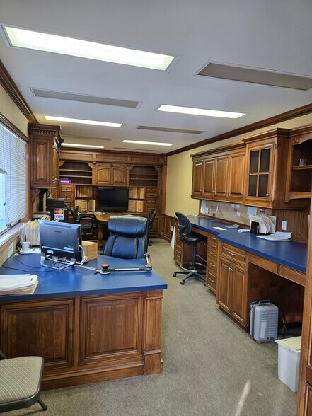 More Photos Of 9906-9924 Canoga Ave, Chatsworth Warehouse For Lease