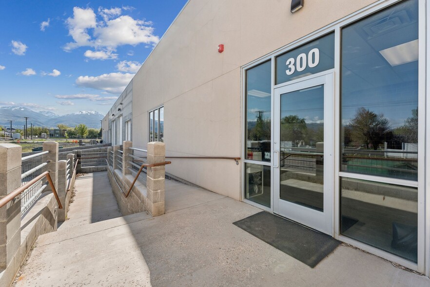 More Photos Of 999 W 1500 S, Woods Cross Warehouse For Lease