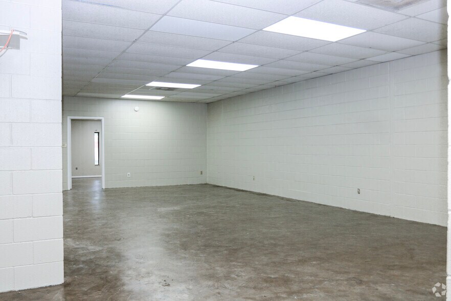More Photos Of 201 N Winfree St, Dayton Office For Sale