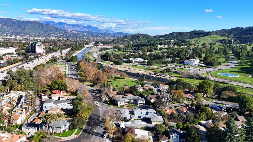 More Photos Of 2912 W Riverside Dr, Burbank Apartments For Sale