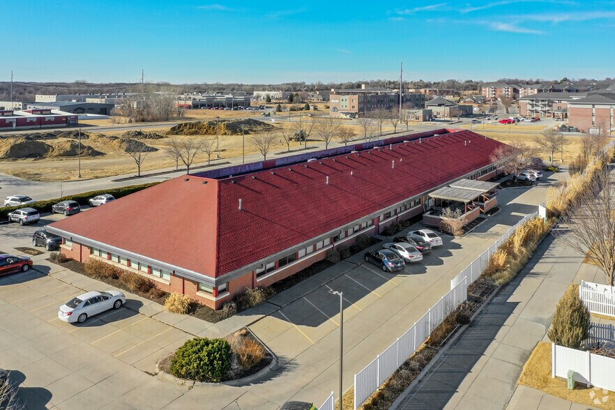 More Photos Of 7800 S 15th St, Lincoln Office For Sale