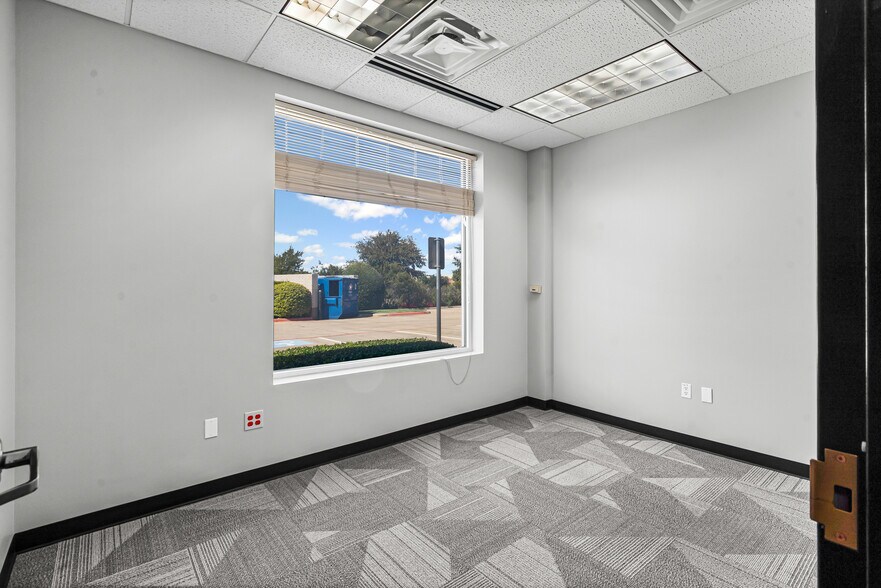 More Photos Of 3601 NE Loop 820, Fort Worth Office For Lease