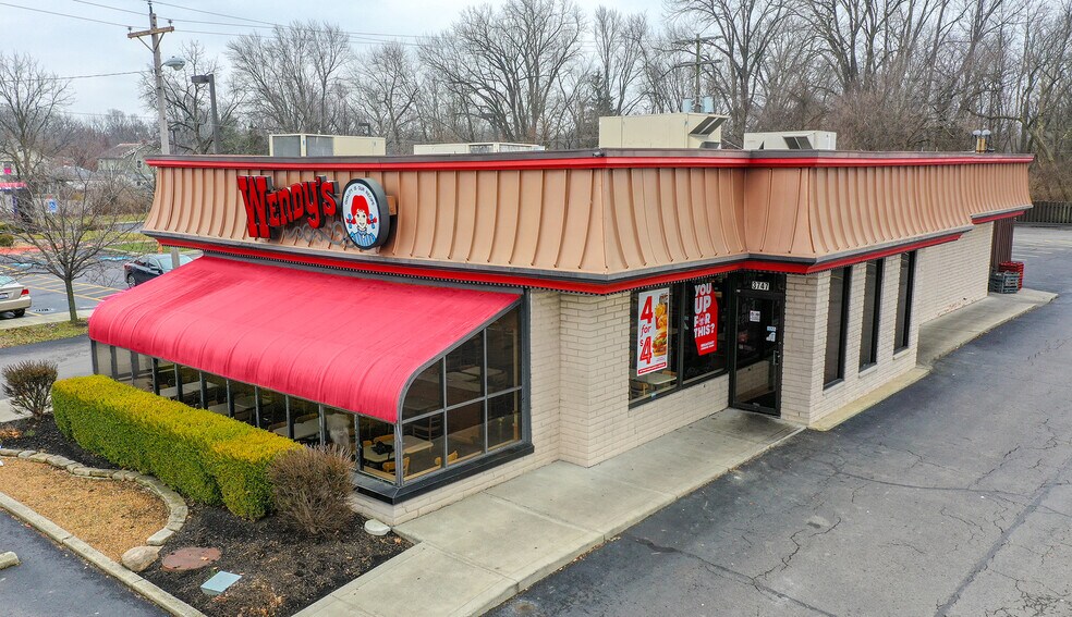 Primary Photo Of 3747 E Broad St, Columbus Fast Food For Sale