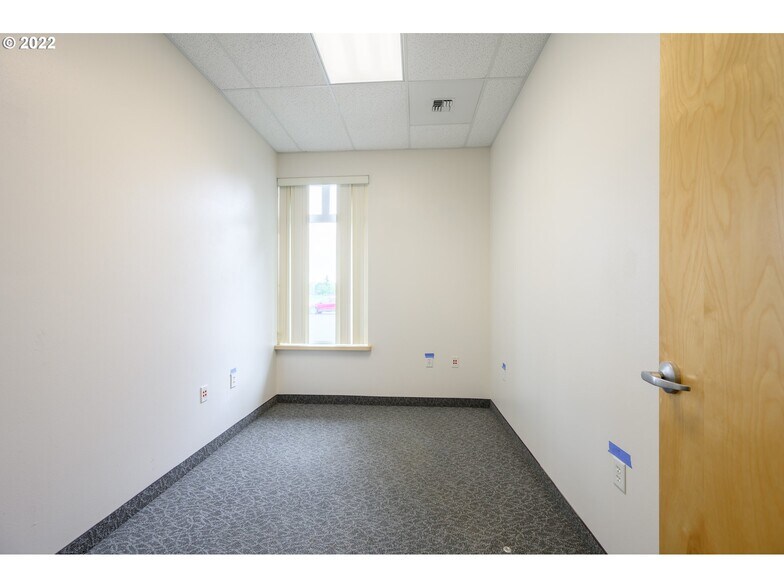 More Photos Of 375 SE Norton Ln, Mcminnville Medical For Lease