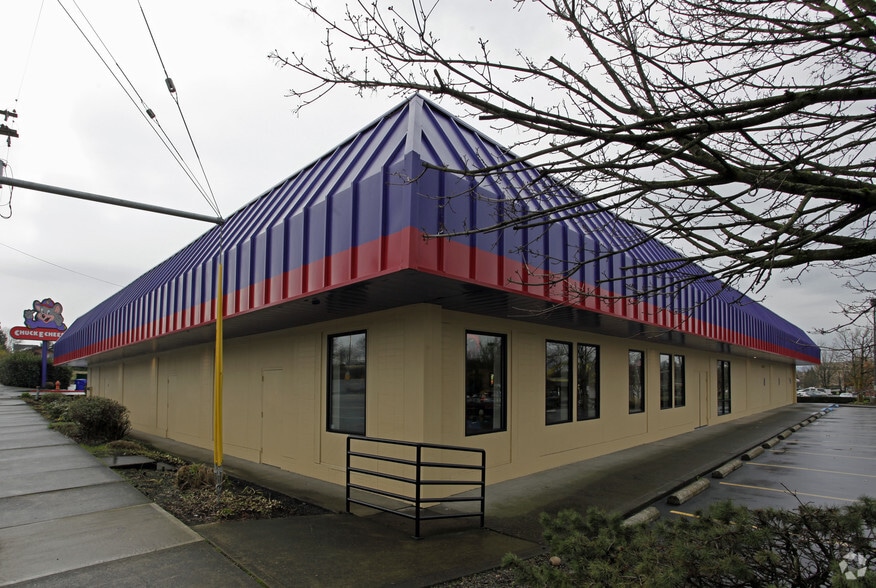 More Photos Of 9120 SE Powell Blvd, Portland Freestanding For Lease