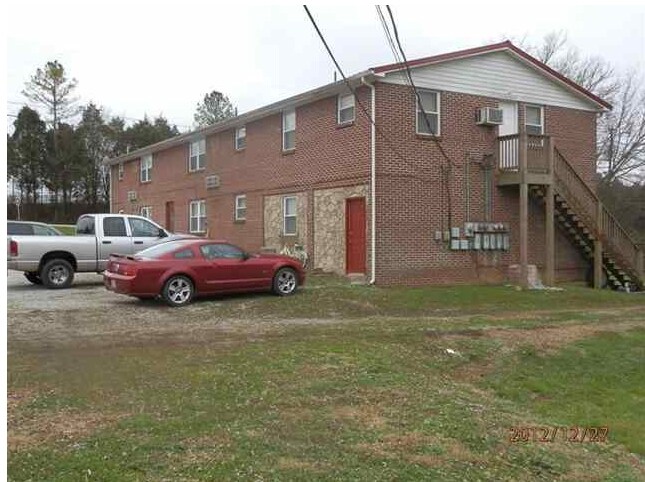 More Photos Of 305 Boone St, Strawberry Plains Apartments For Sale