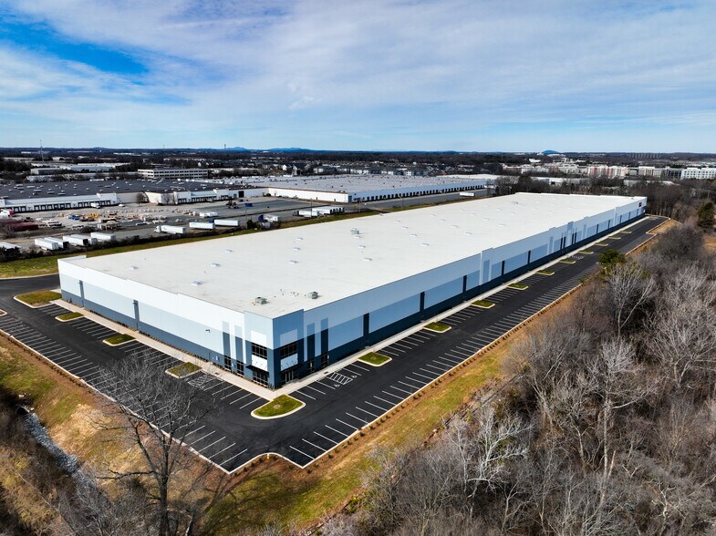 More Photos Of 1850 Continental Blvd, Charlotte Warehouse For Lease