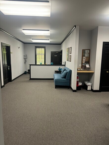 More Photos Of 1608 W Colonial Pky, Inverness Office For Lease