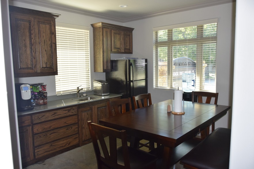 More Photos Of 414 N Main St, Grapevine Loft Creative Space For Lease