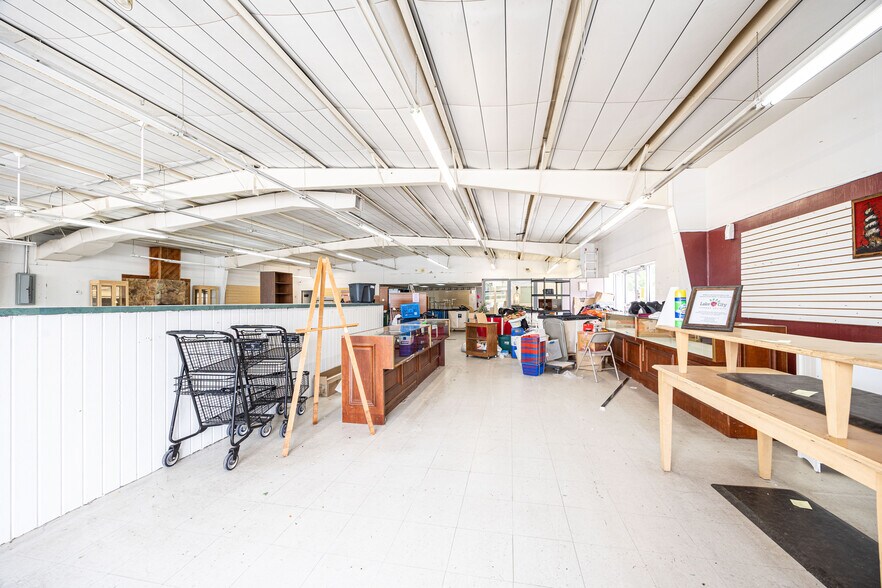 More Photos Of 1330 SW Main Blvd, Lake City Freestanding For Sale