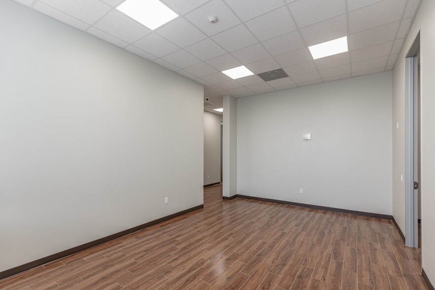 More Photos Of 16422 Stuebner Airline Rd, Spring Medical For Lease