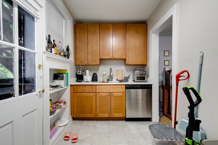 More Photos Of 2800 Park Ave, Richmond Apartments For Sale