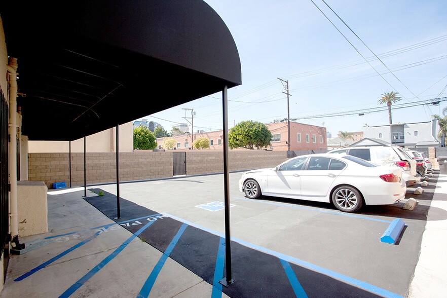 More Photos Of 425-427 Atlantic Ave, Long Beach Office For Sale