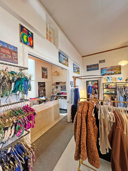More Photos Of 429 State St, Santa Barbara Storefront For Sale