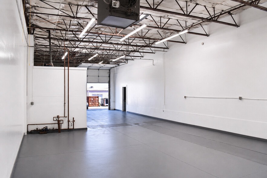 More Photos Of 16010 W 5th Ave, Golden Warehouse For Lease