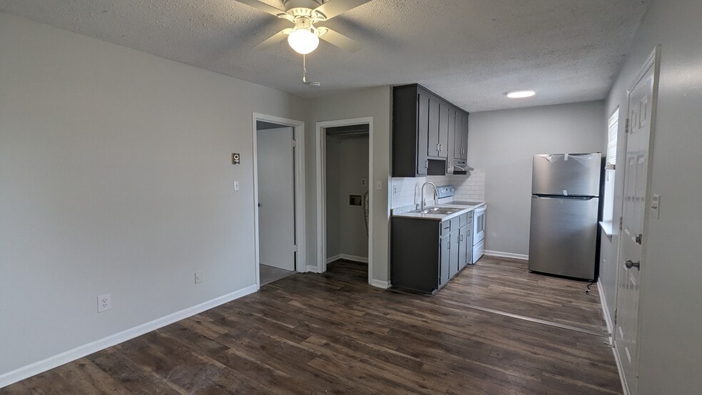 More Photos Of 804 Meadow Ridge Ct, Winston-Salem Apartments For Sale