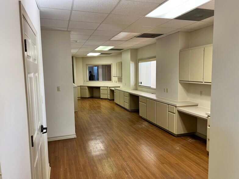 More Photos Of 1726-1732 Galleria Oaks Dr, Texarkana Medical For Lease