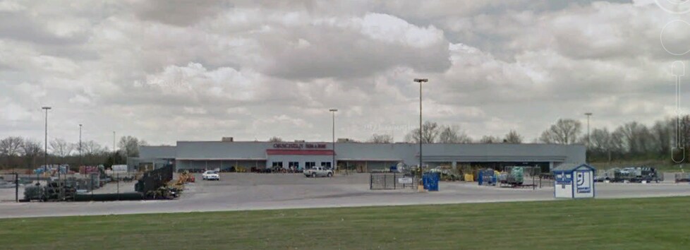 More Photos Of 3000-3001 S Clark St, Mexico Storefront For Sale