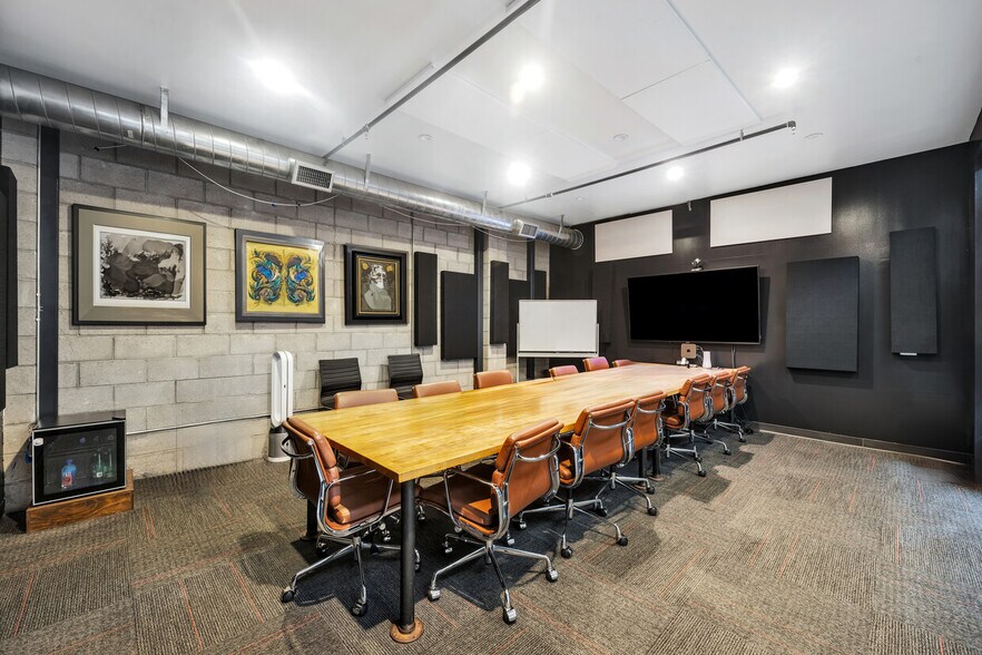 More Photos Of 1615 16th St, Santa Monica Loft Creative Space For Lease