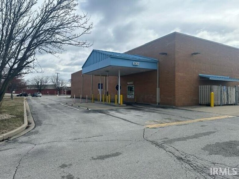 More Photos Of 25 Bills Blvd, Martinsville Drugstore For Lease