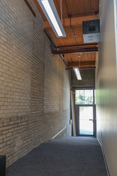 More Photos Of 333 Main St, East Greenwich Freestanding For Lease