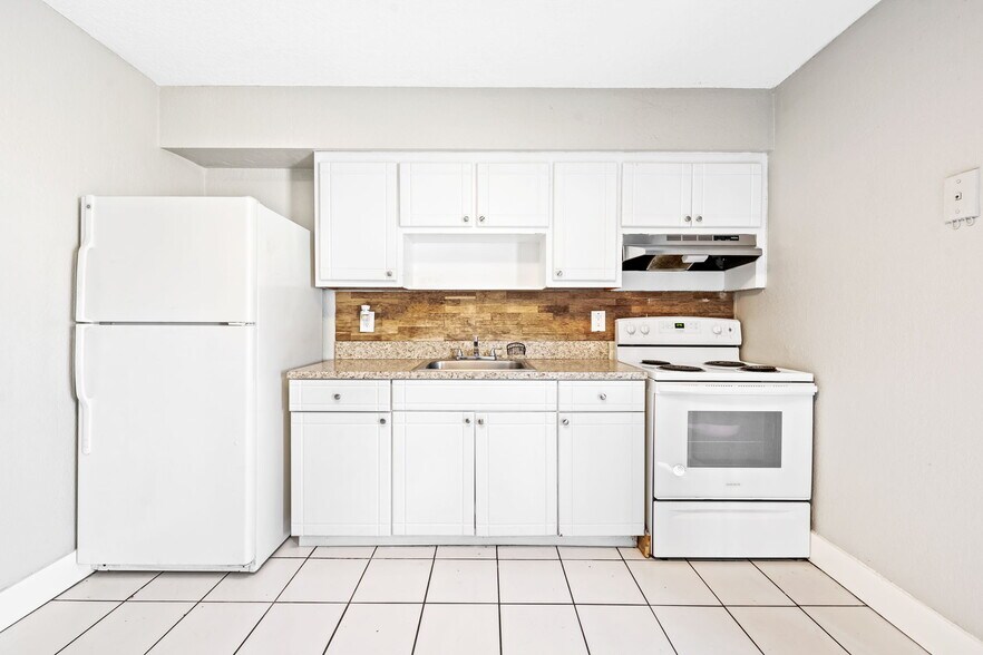 More Photos Of 3910 NW 30th Ter, Lauderdale Lakes Apartments For Sale
