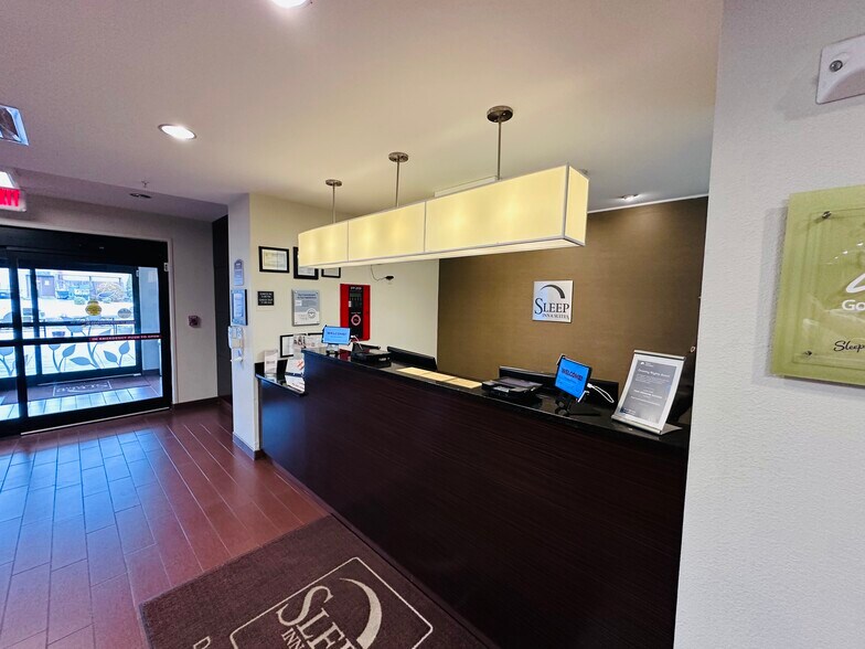 More Photos Of 4450 Rhea County Hwy, Dayton Hotel For Sale