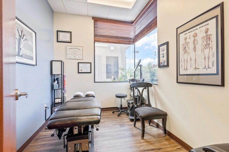 More Photos Of 16515 S 40th St, Phoenix Office For Sale