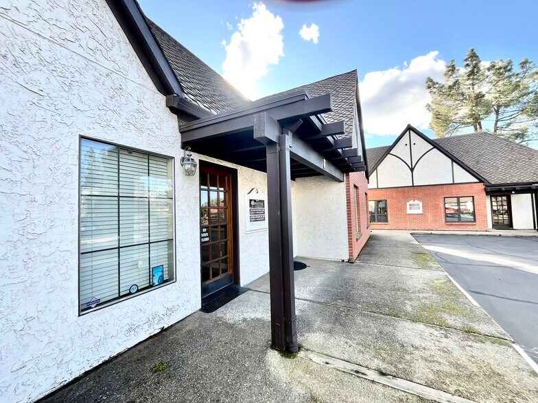 More Photos Of 8035 Madison Ave, Citrus Heights Medical For Sale