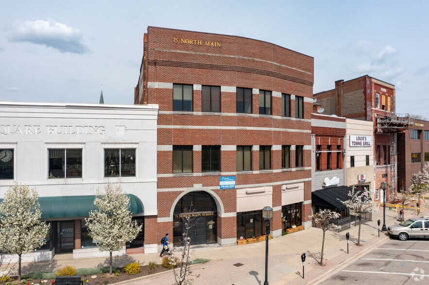 More Photos Of 75 N Main St, Mount Clemens Office For Sale