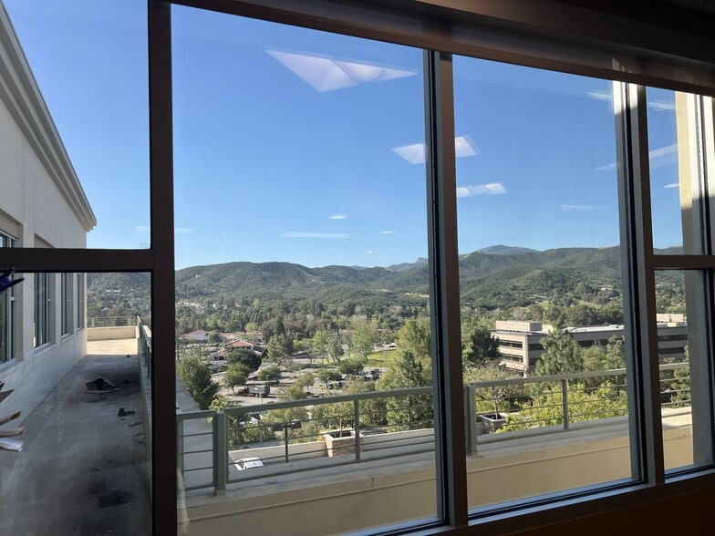 More Photos Of 555 Marin St, Thousand Oaks Office For Sale
