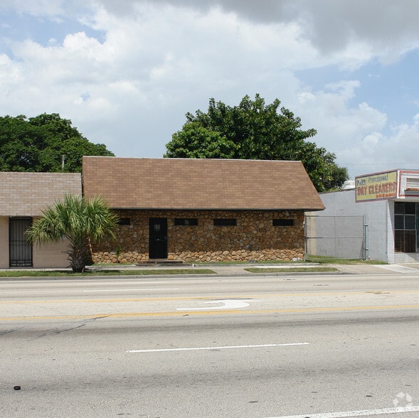 More Photos Of 10150 NW 7th Ave, Miami Office For Sale