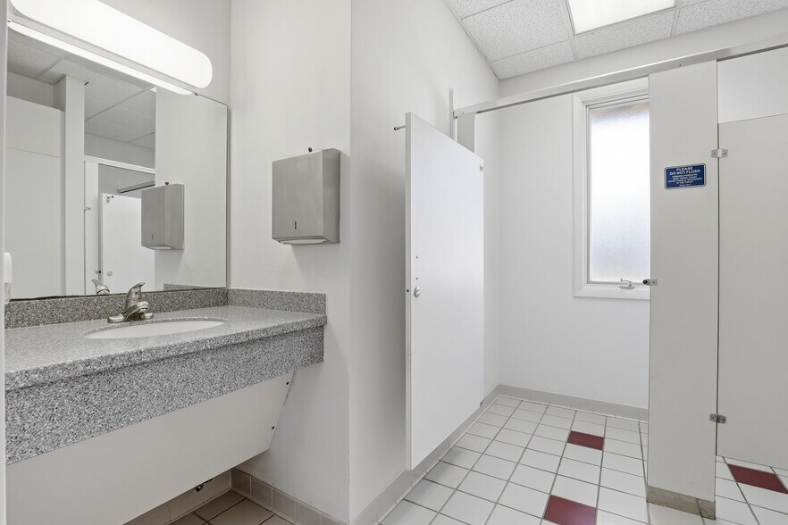 More Photos Of 2857 Hull Rd, Kinston Office For Sale