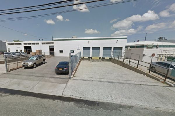 Primary Photo Of 100-102 Lauman Ln, Hicksville Industrial For Lease