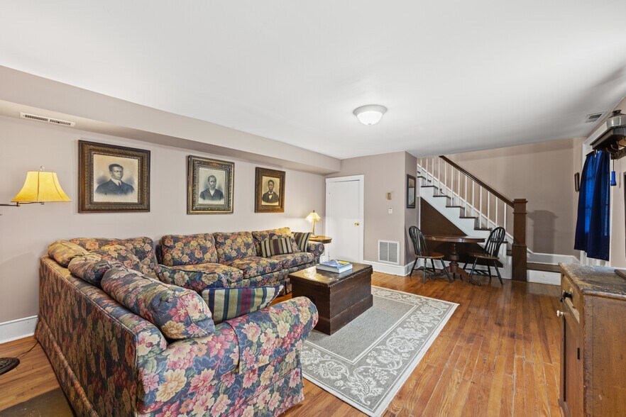 More Photos Of 146 Main St, Stanardsville Hospitality For Sale