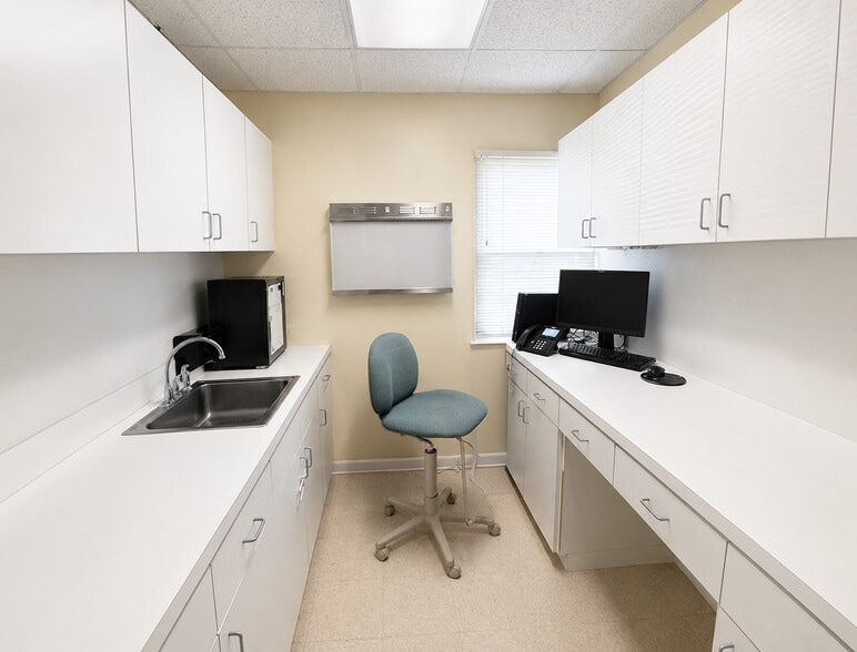 More Photos Of 1350 Hamilton St, Somerset Medical For Sale