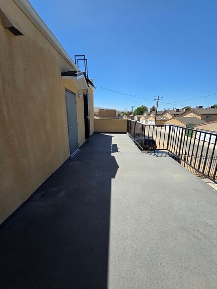 More Photos Of 465 E Palmdale Blvd, Palmdale Loft Creative Space For Lease