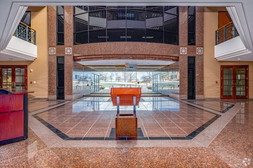 More Photos Of 30 Merchant St, Cincinnati Office For Lease