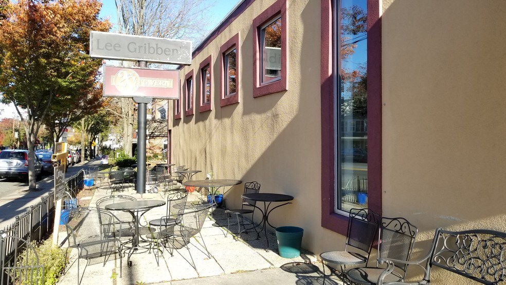 More Photos Of 194-198 Main St, Emmaus Restaurant For Lease