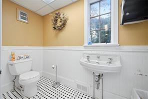 More Photos Of 873 Warwick Ave, Warwick Office For Sale