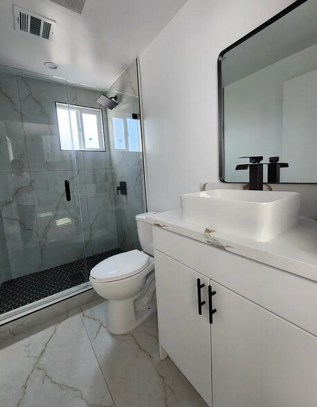 More Photos Of 2223 S Highland Ave, Los Angeles Apartments For Sale